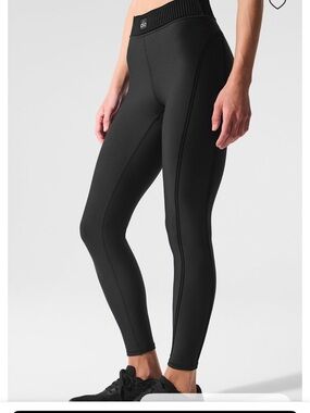 ALO Airlift High-Waist 7/8 Line Up Legging - Black